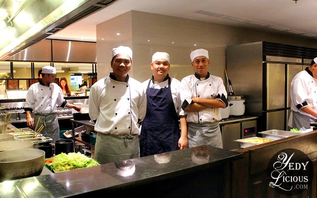 Chefs at Sambo Kojin SM Megamall Buffet