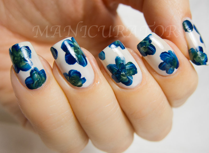31DC: Day 14 - Flowers/Digit-al Dozen Blue Week (Le Fleur nail art)