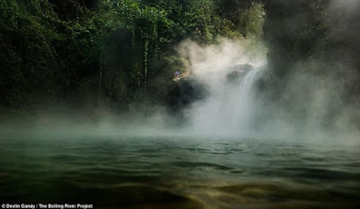 Врящата река в Перу - срам за науката Mayantuyacu-boiling-river-12