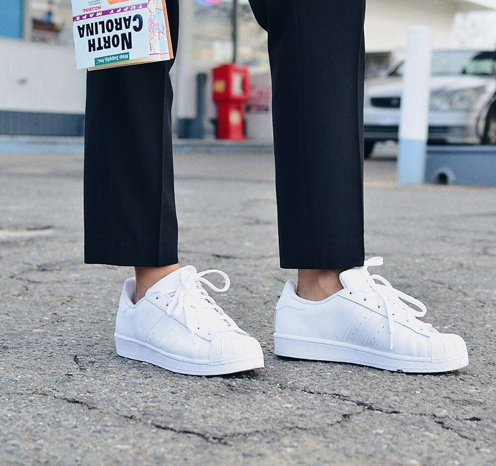 white and black nike hyperdunks