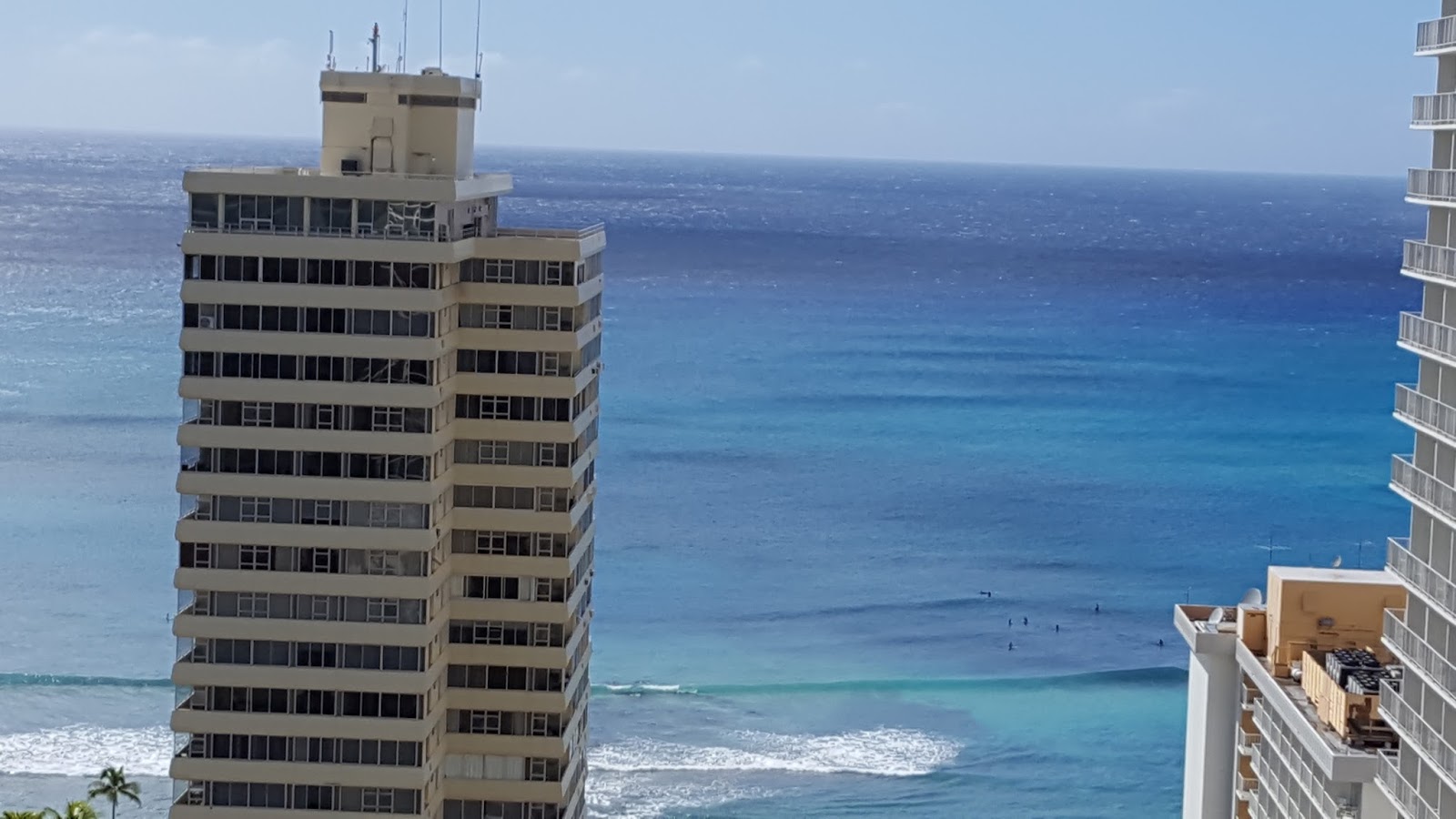 Hotel Review: Hilton Waikiki Beach Hotel