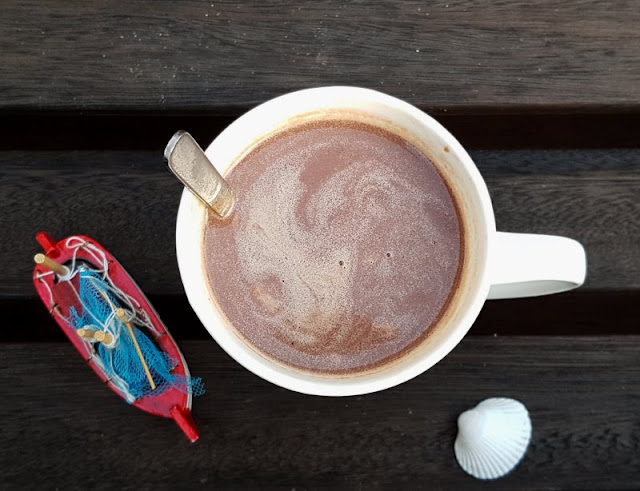 Rezept: Kuvertüre in Milch schmelzen oder Küstenmamis Schokoladen-Traum. So lecker wie Kakao, nur mit anderen Zutaten, auch für Kinder! Rezept: Kuvertüre in Milch schmelzen oder Küstenmamis Schokoladen-Traum. So lecker wie Kakao, nur mit anderen Zutaten, auch für Kinder!