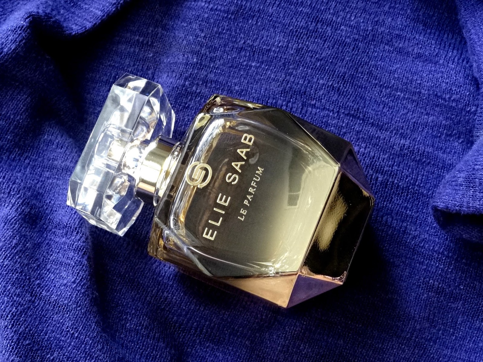 elie saab le parfum in white notes