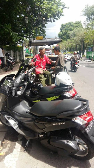 Keterlaluan! Wanita Naik KLX ini Minta Ganti Rugi Sama Kusir Andong Tua Karena Tersenggol Keterlaluan! Wanita Naik KLX ini Minta Ganti Rugi Sama Kusir Andong Tua Karena Tersenggol