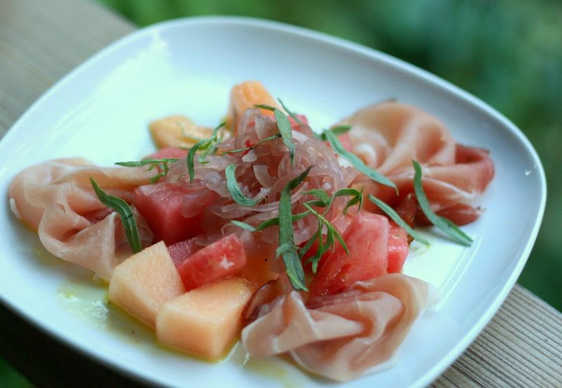 bushcooks kitchen: Melonensalat mit Orangen-Vinaigrette und Schinken bushcooks kitchen: Melonensalat mit Orangen-Vinaigrette und Schinken