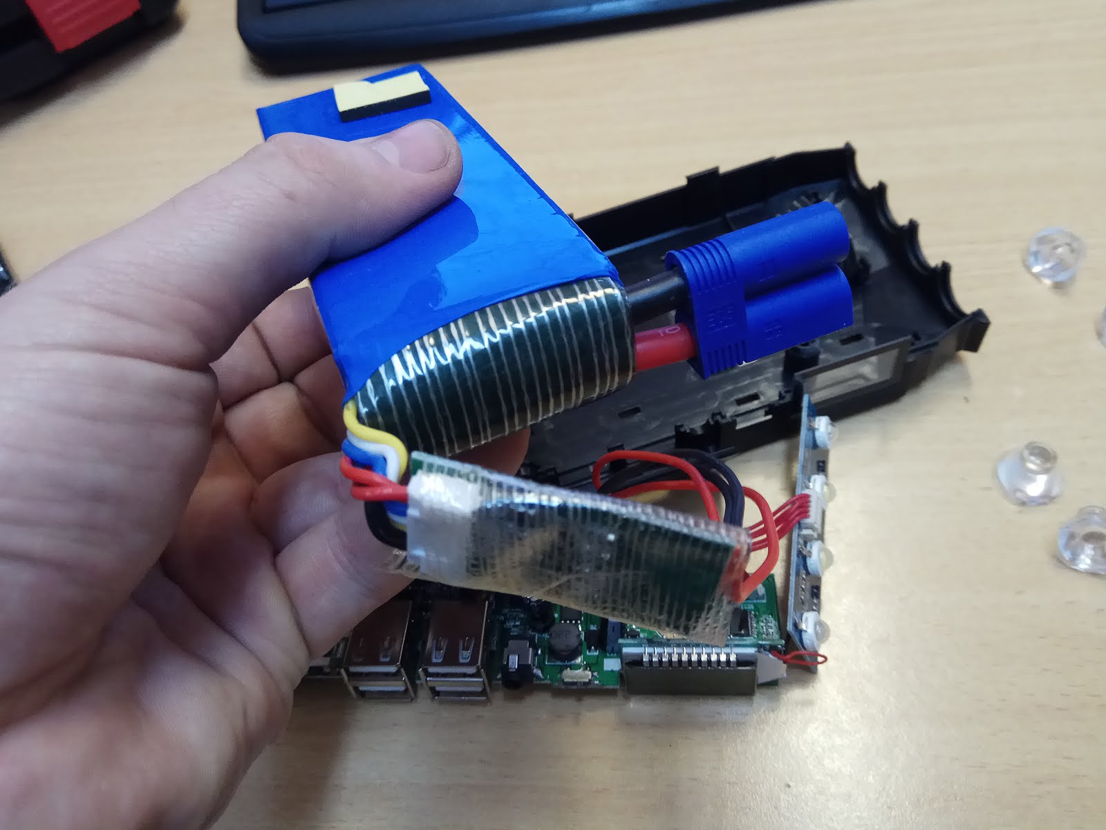 Схема пусковое устройство для запуска автомобиля на аккумулятор. Плата для пускового устройства автомобиля. Berkut jsl-20000 аккумулятор. Плата для бустера автомобильного. Booster gyspack pro.