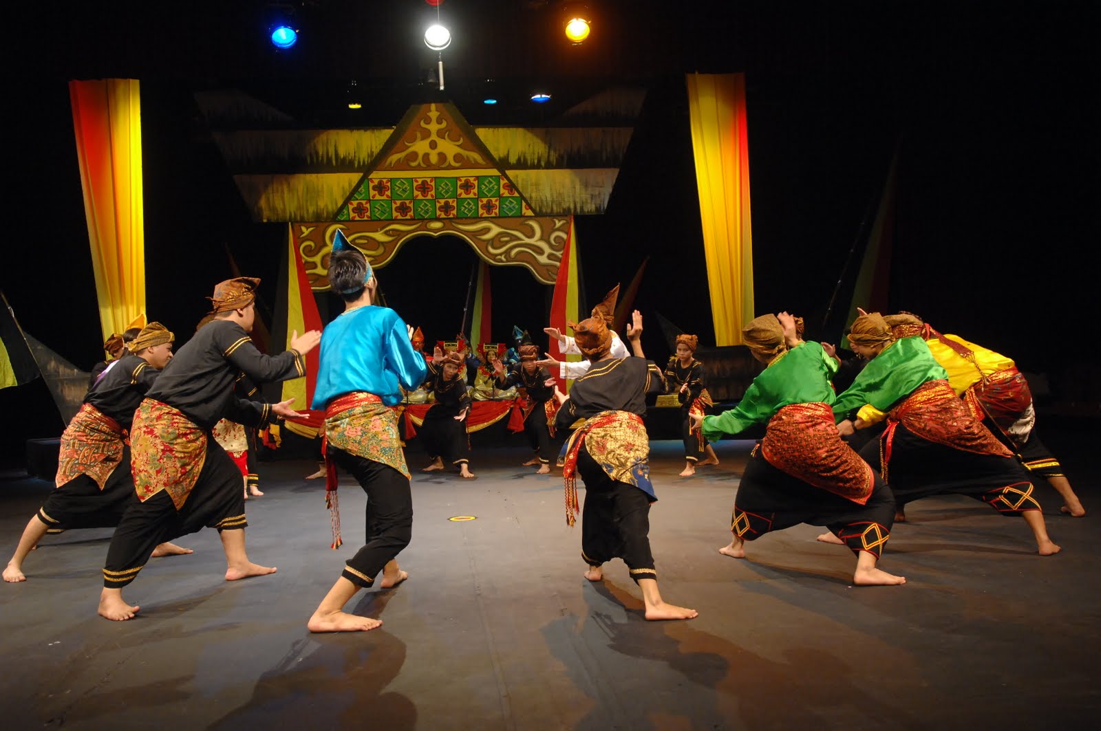 Nih Jenis Jenis Teater Tradisional Di Indonesia Materi Tertulis