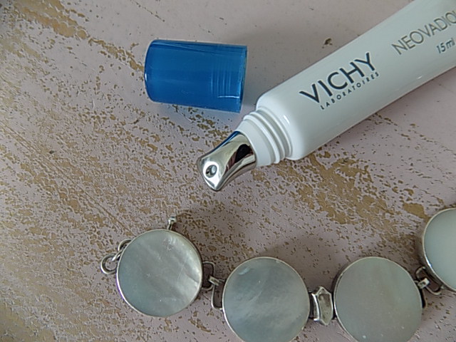 Vichy Neovadiol Eye & Lip Contours for menopausal skin 