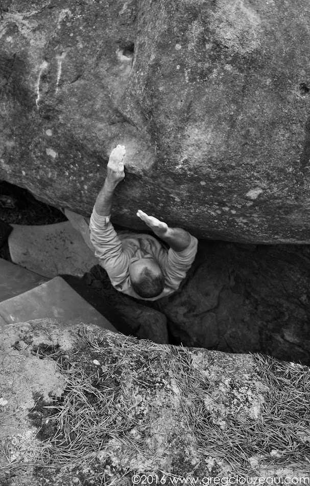 Xavier à l'assaut du Surplomb de la Coquinette, 7A+, Franchard Xavier à l'assaut du Surplomb de la Coquinette, 7A+, Franchard