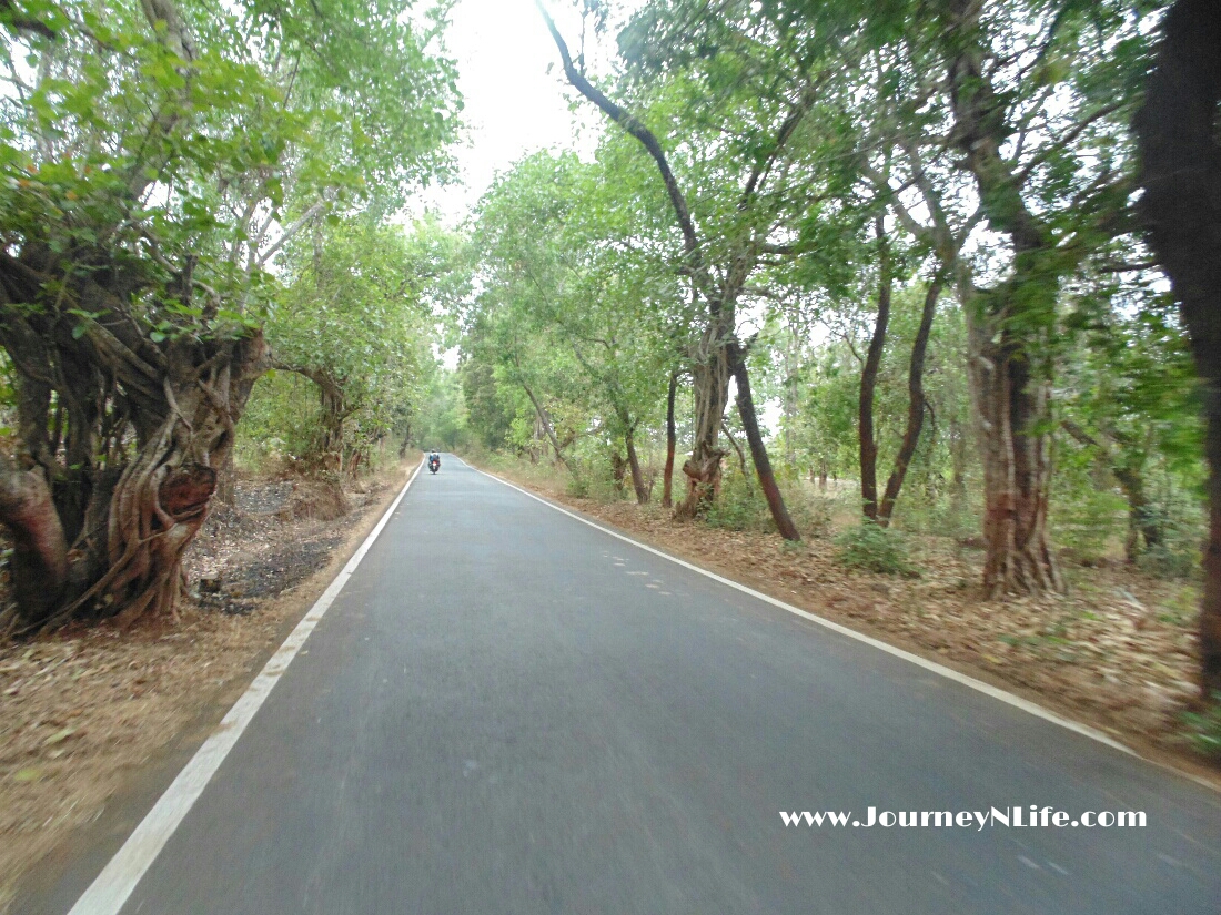 Bike trip to Karde Beach near Dapoli on the Konkan coast