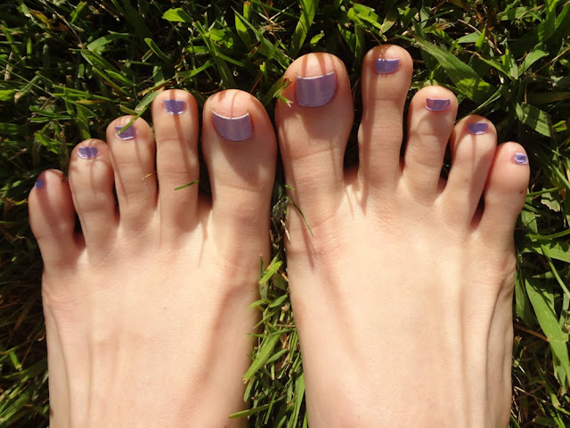 Lacy Lilac nail polish on toenails