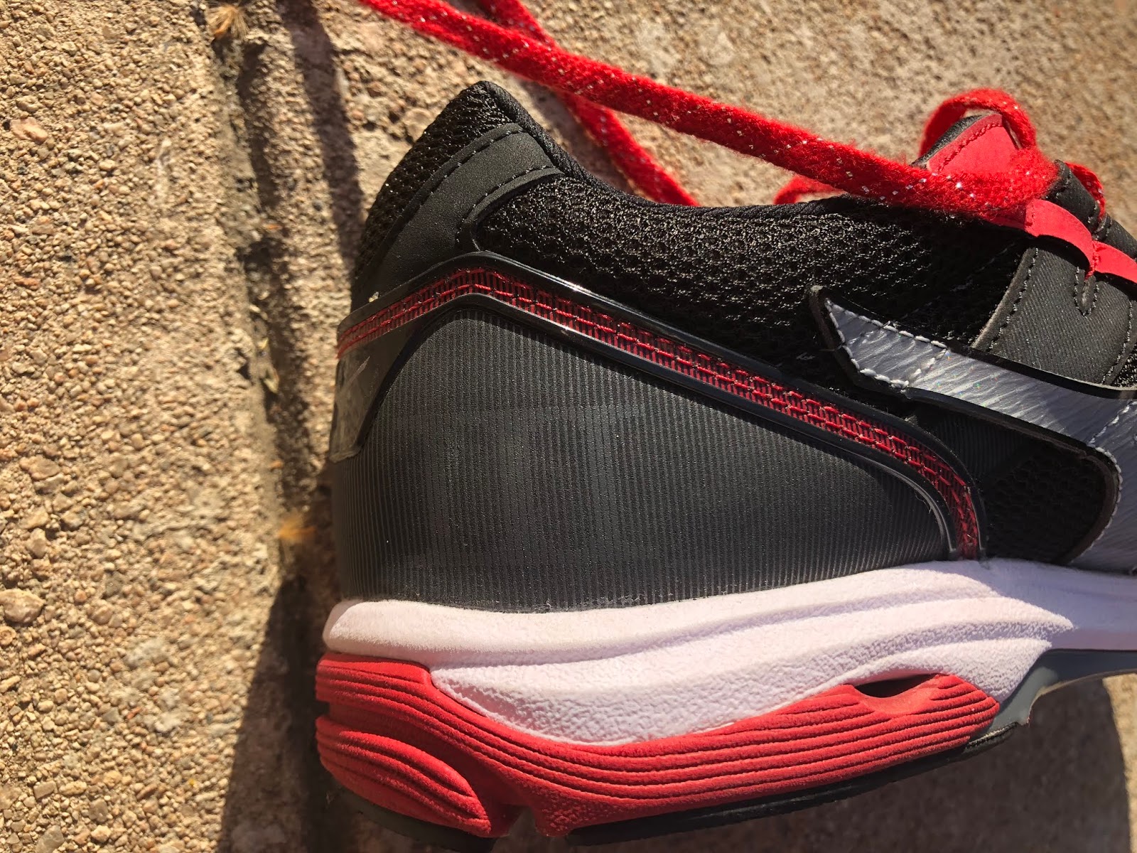 mizuno wave emperor 3