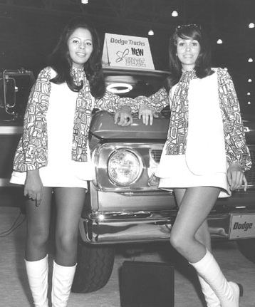 Photos of Chicago Car Shows from the 1960s-1970s ~ vintage everyday