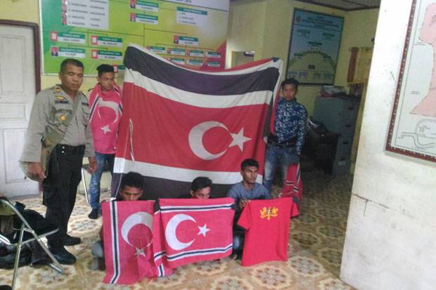 Hendak Kibarkan Bendera GAM di Gunung Burni, 5 Pendaki Diamankan Hendak Kibarkan Bendera GAM di Gunung Burni, 5 Pendaki Diamankan