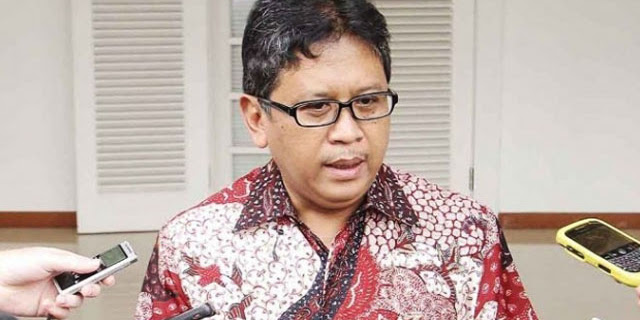 Berkunjung Ke Rumah Hamzah Haz, Sekjen PDIP Bawa Oleh Oleh dari Megawati