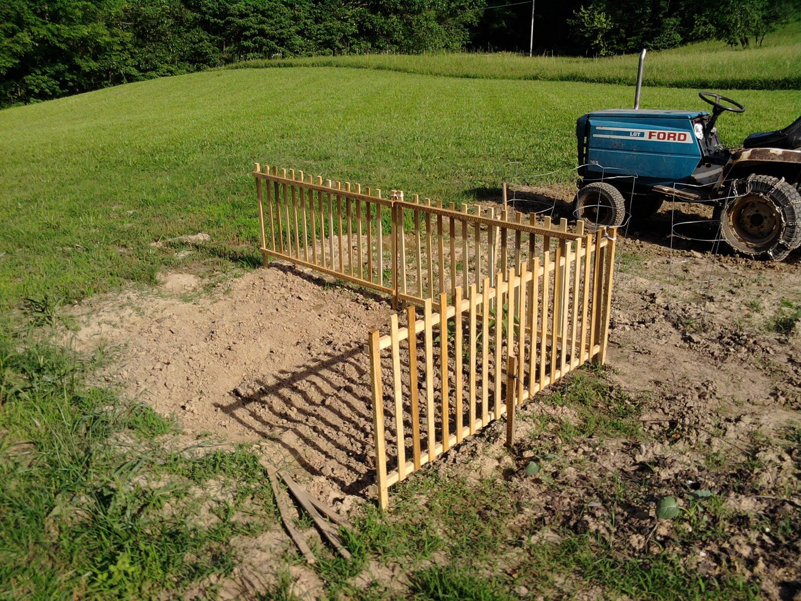 Wood Chuck's Workshop: Garden Fencing