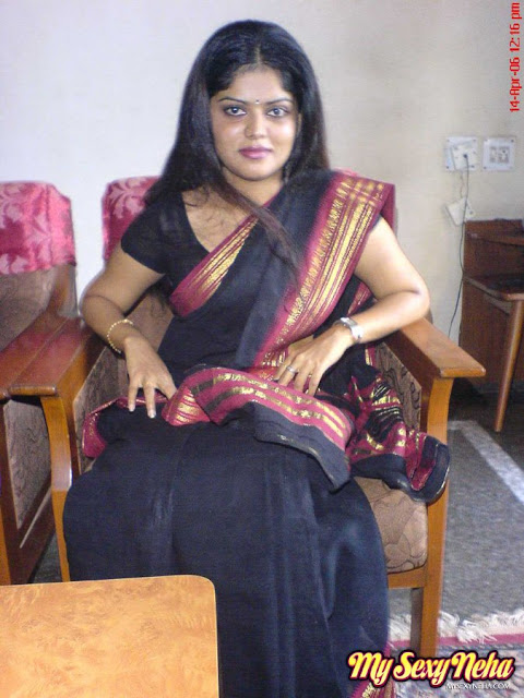 Mallu Wife Neha Nair In Traditional Saree And Stripping The Funtoosh Pagehave Funbath 