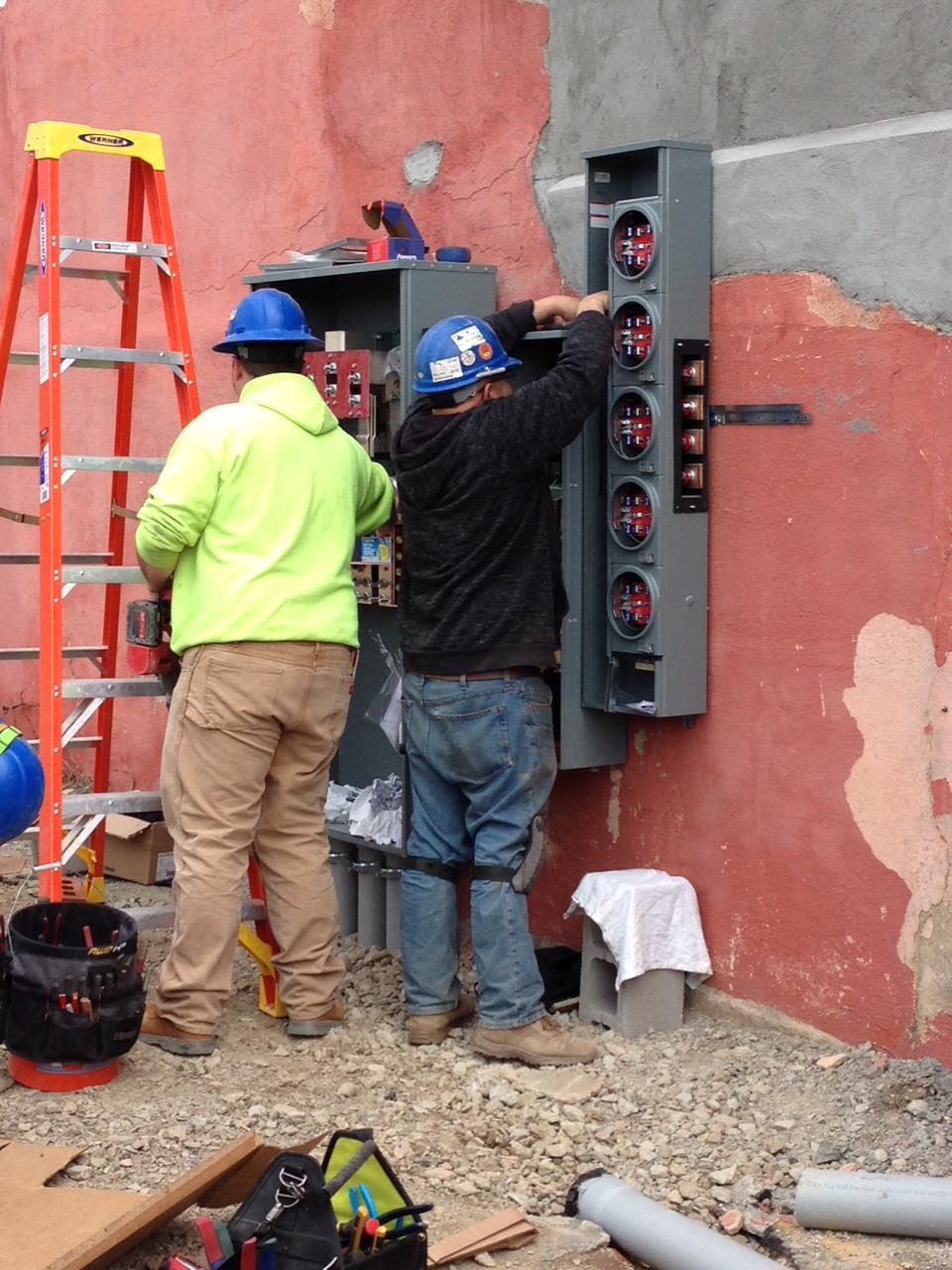 A Layman's Blog: The new electrical service..............