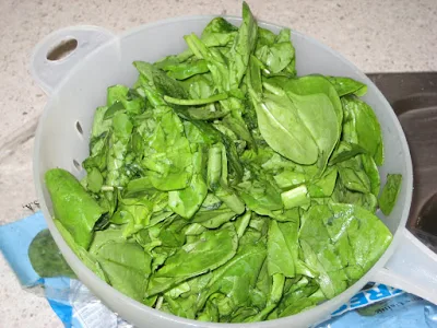 rinse-and-chop-the-spinach