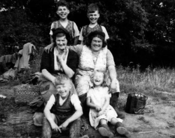 семья убийц этот снимок. семья убийц этот снимок. семья убийц этот снимок. семья серийных убийц.