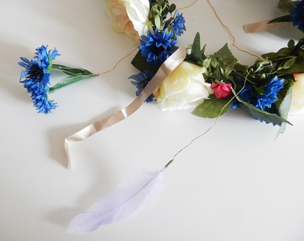 DIY : couronne de fleurs suspendue