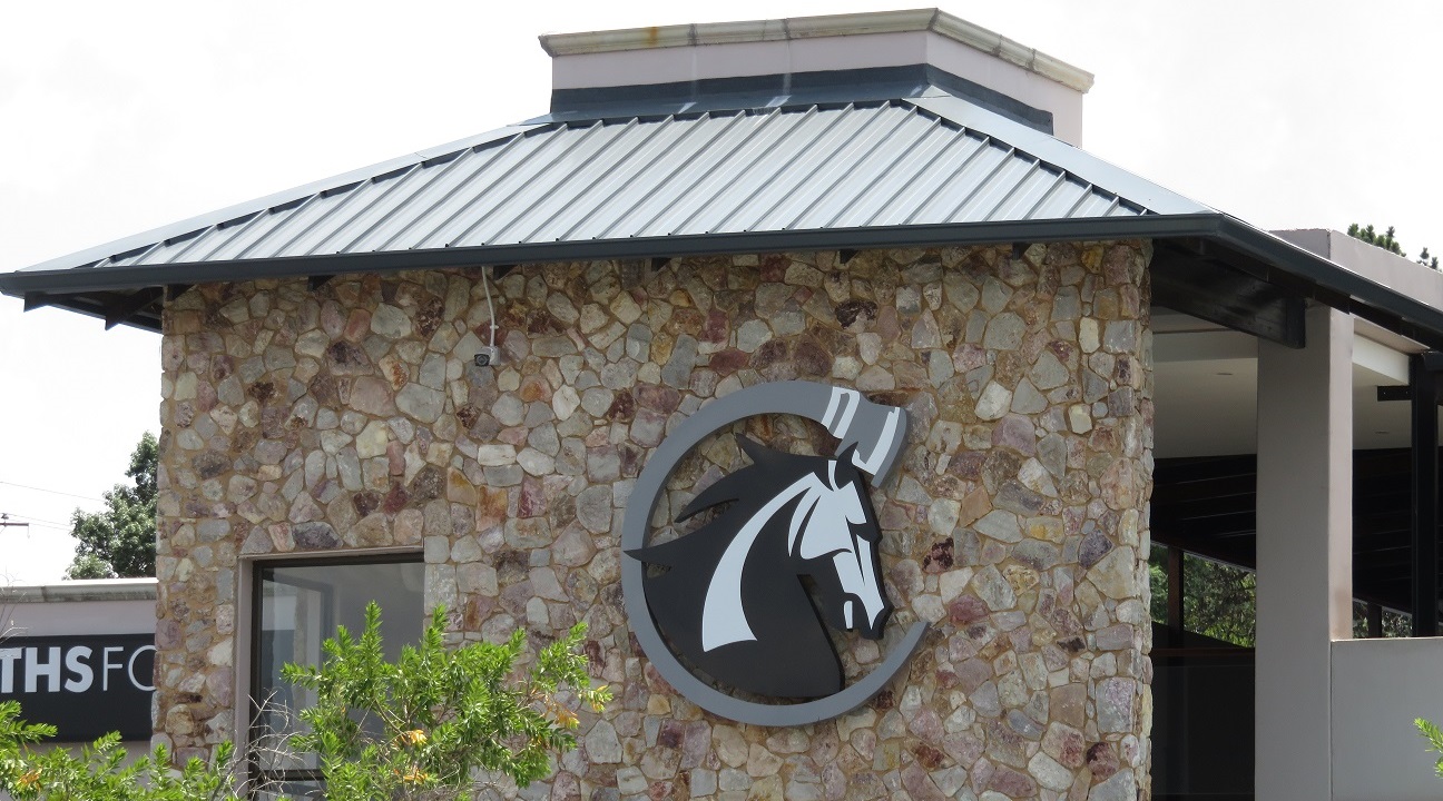 SHOPPER SOUTH AFRICA CINNAMON STUDIO CROWTHORNE SHOPPING CENTRE, MIDRAND