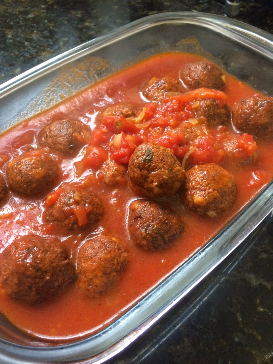 Almondegas de carne ao molho de tomate