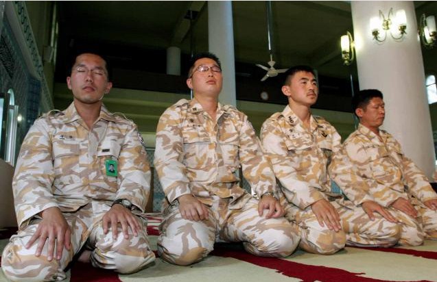 SUBHANALLAH! TENTARA KOREA BERBONDONG-BONDONG MASUK ISLAM ...