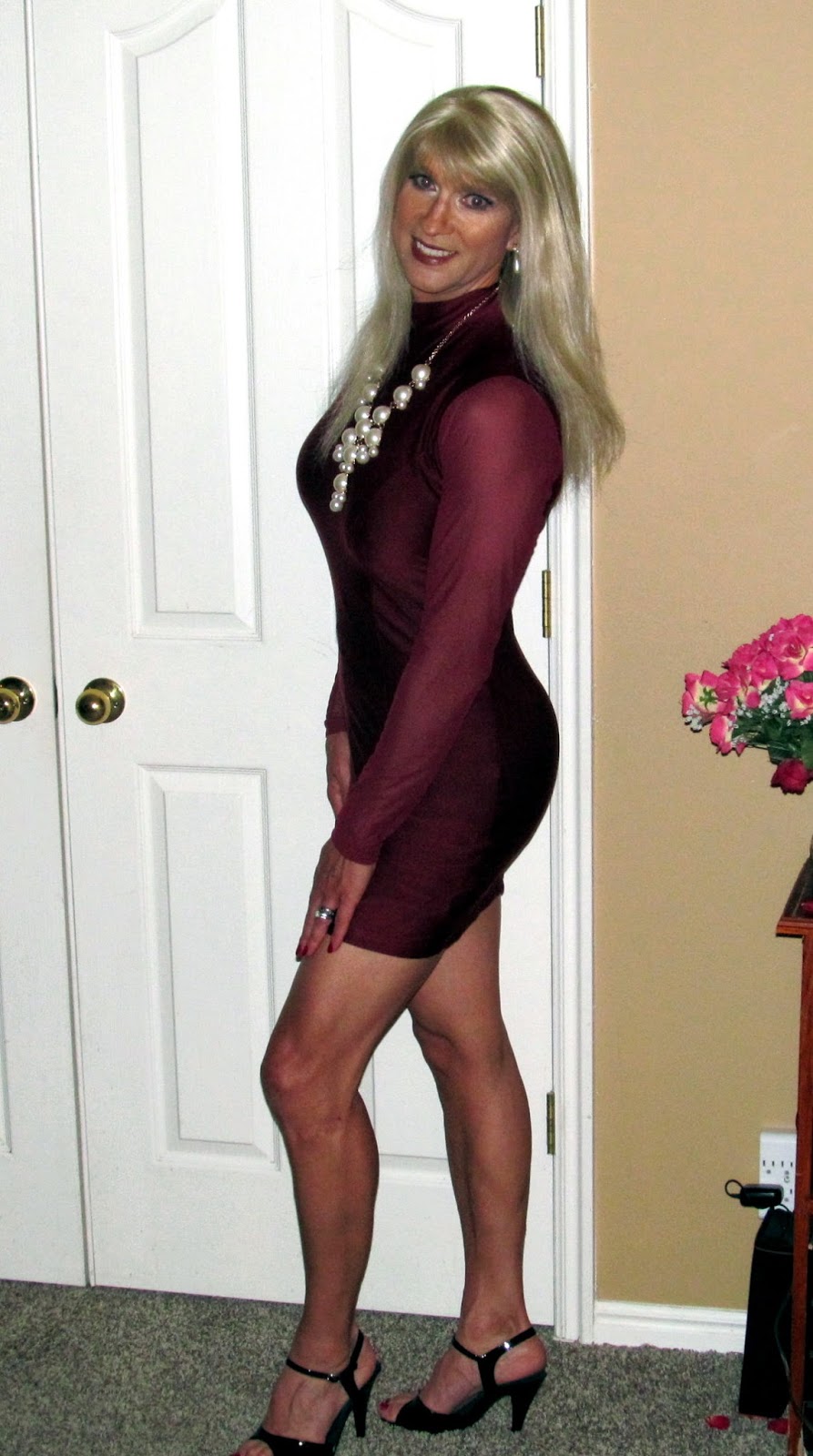 Glamour Boutique's Cross Dressing Blog Crossdresser icon Heidi does