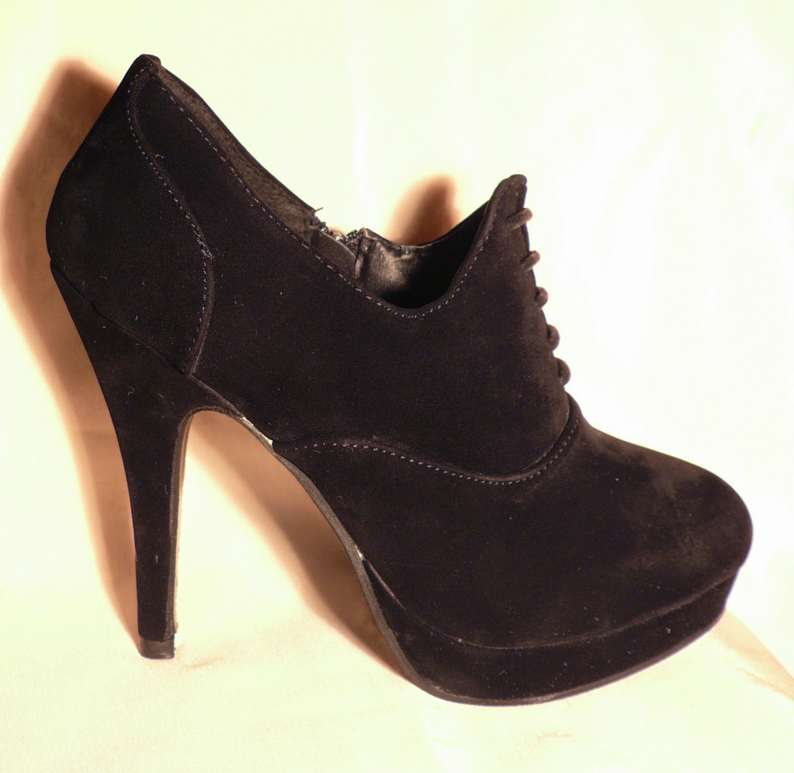 http://www.ebay.fr/itm/bottines-femme-37-38-39-40-low-boots-talons-hauts-sexy-facon-peau-de-peche-/300816759044?ssPageName=STRK:MESE:IT