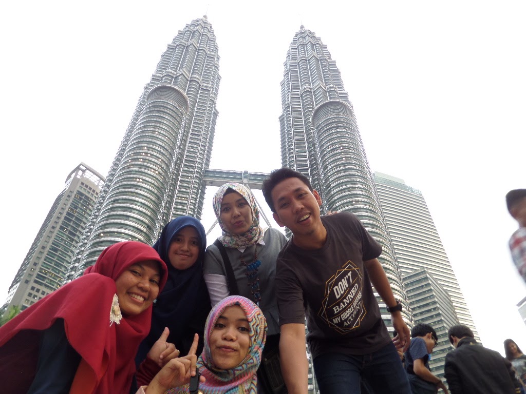 Malaysia di menara kembar Cara Menuju