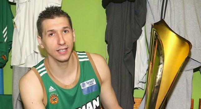 "Θα παίξω ακόμη έναν χρόνο"