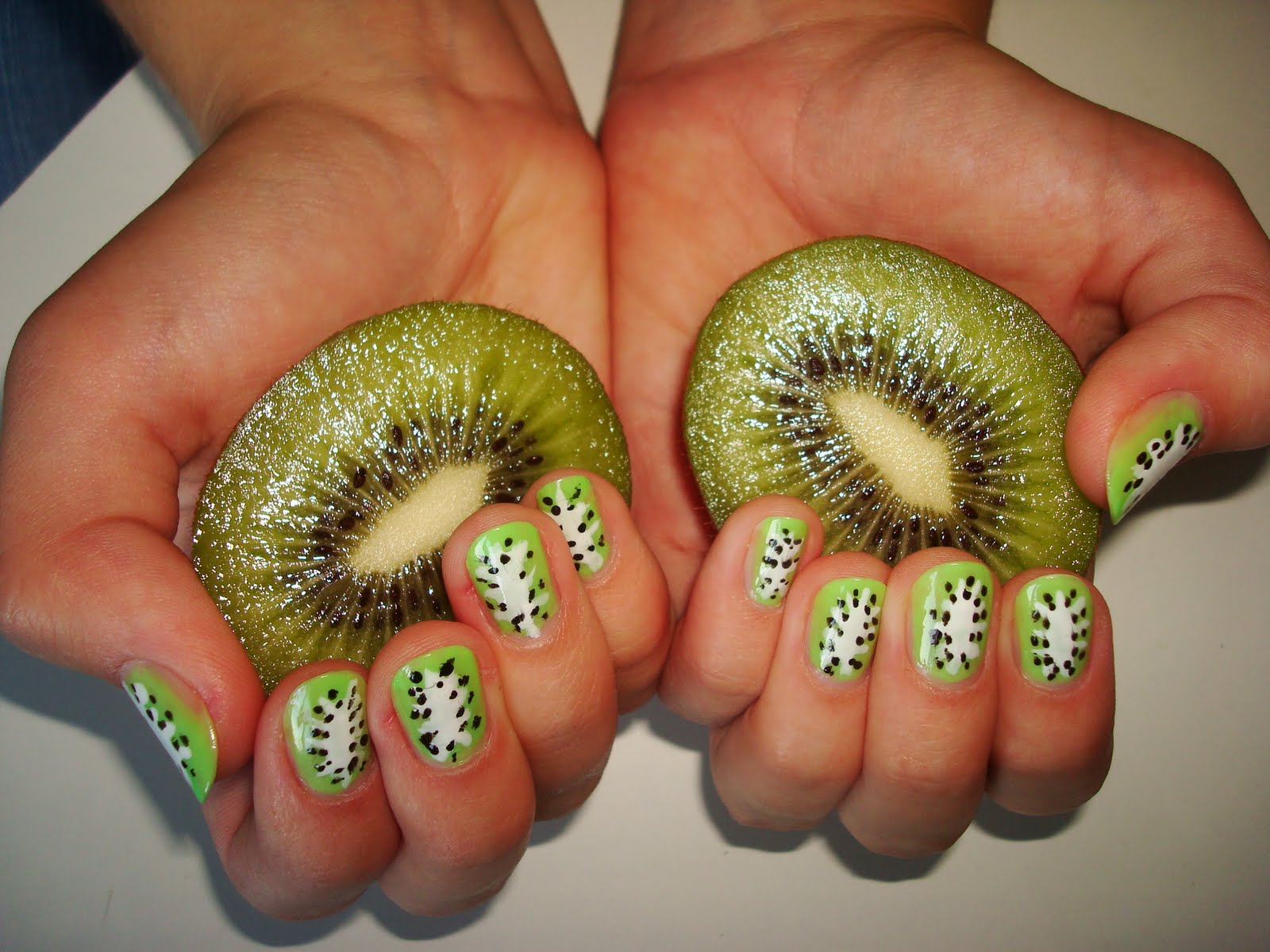 to My World Kiwi nails )