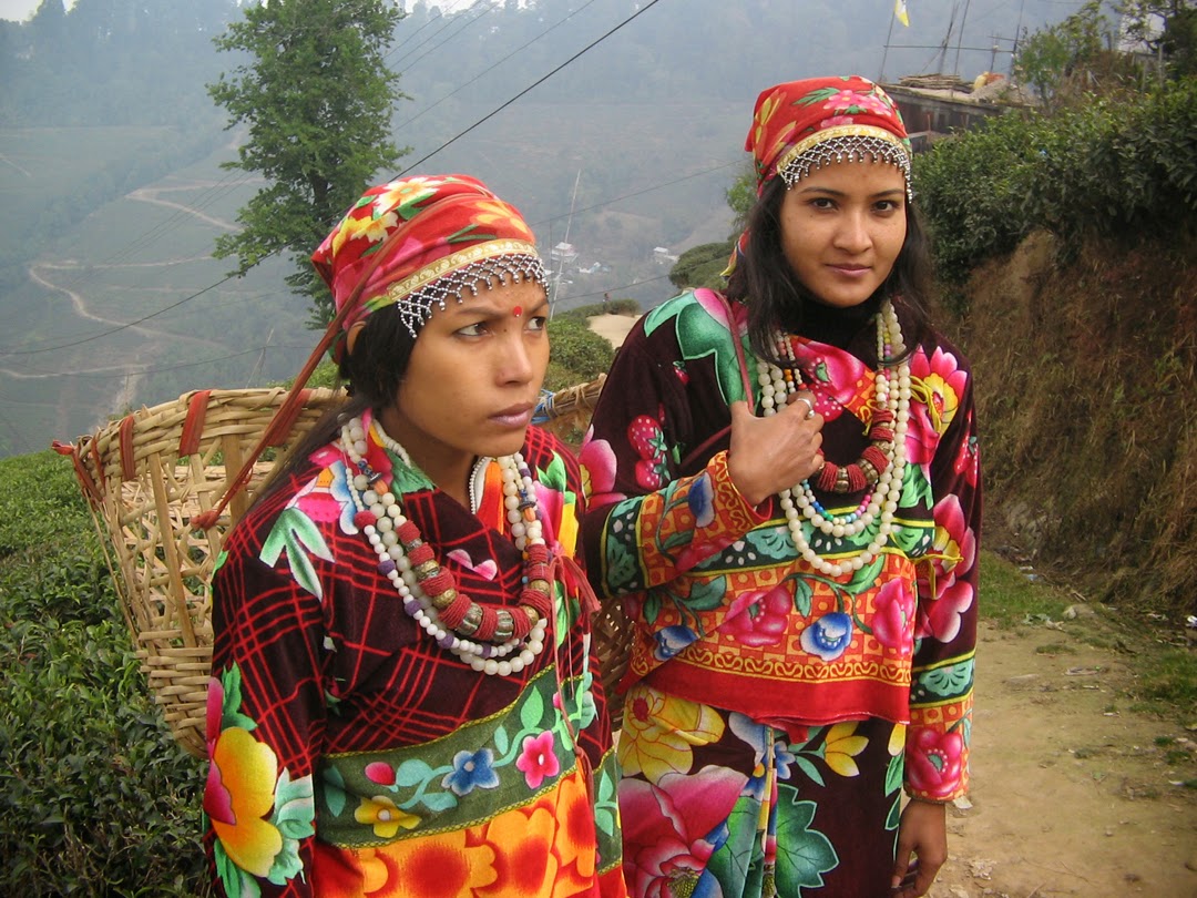 ASSAMESE GIRLS WITH TRADITIONAL NEPALI DRESS AT DARJEELING (INDIA