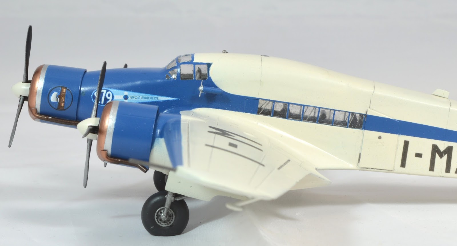 самолет савойя маркетти спарвиерро. савойя маркетти 79. 79 sparviero 1:72. савойя-маркетти s. 79 sparviero 1:72.