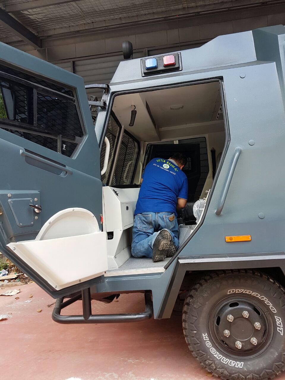 SERVICE AC MOBIL ISUZU ELF SETIA KARYA AC