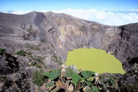 El increíble Lago del volcán Irazú Costa Rica