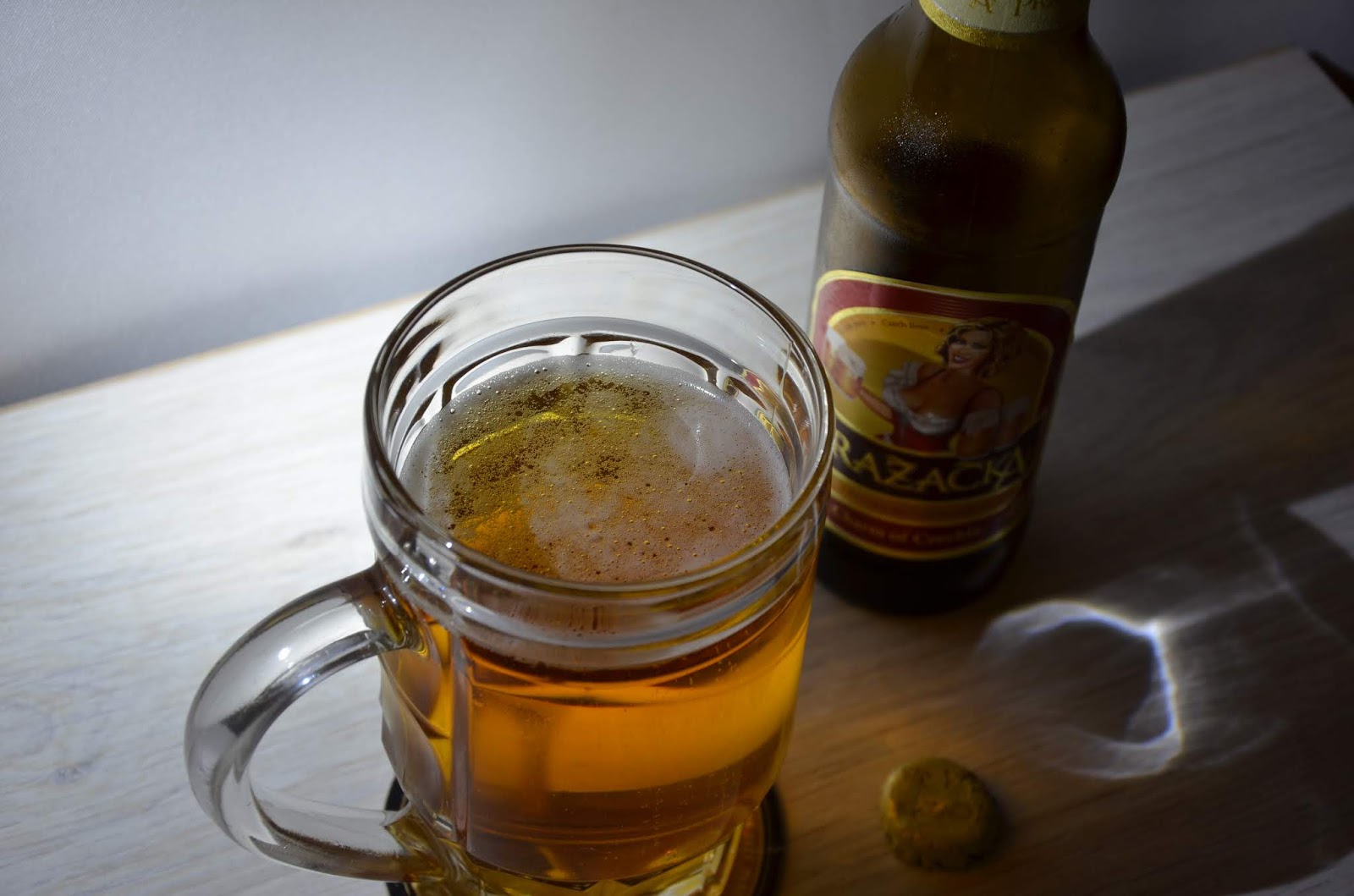 BeerPivo : Пробуем "Prazacka" Svetle pivo (18+)