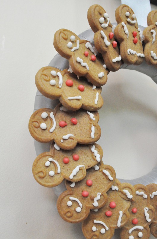 Tania McCartney Blog: christmas wreaths - gingerbread men