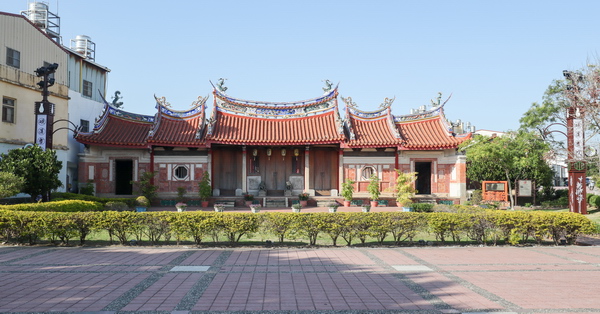磺溪書院是大肚最古老的古蹟建築,考生必拜,春節還有花海賞心悅目 磺溪書院是大肚最古老的古蹟建築,考生必拜,春節還有花海賞心悅目