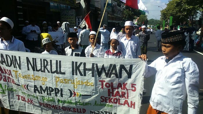Alhamdulillah Presiden Jokowi Batalkan Program "Full Day School" Mendikbud