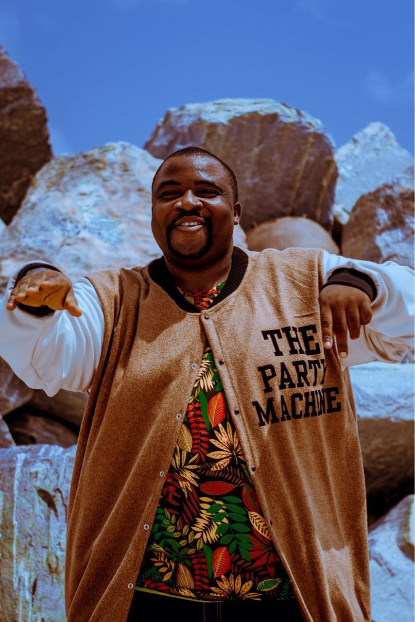 Dj Bobbi "Parka Dem" ft Mytee Lyon (Audio + video)