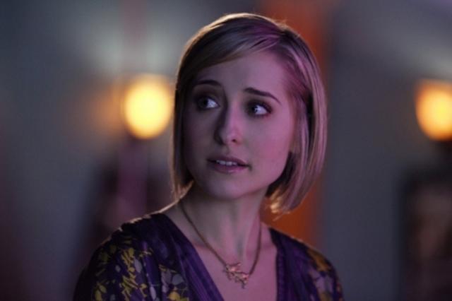 La actriz de Smallville Allison Mack se declara culpable por tráfico sexual de mujeres