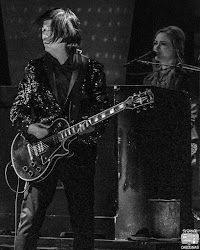 smashing pumpkins noel gallagher concert pavilion pnc flying birds port crowd