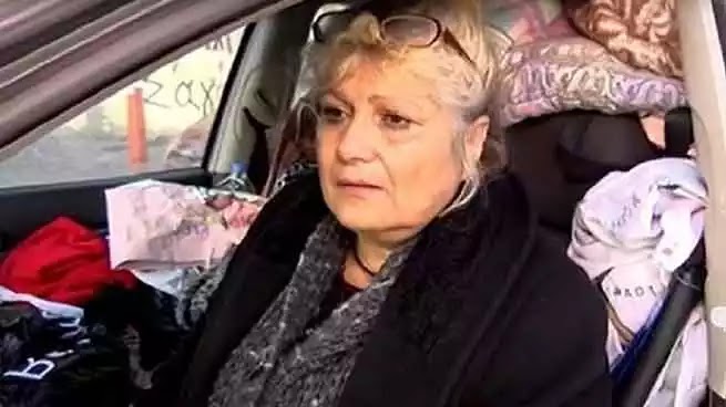 Η ΚΑΤΑΝΤΙΑ ΕΝΟΣ ΛΑΟΥ! ΓΥΝΑΙΚΑ ΖΕΙ ΣΤΟ ΑΥΤΟΚΙΝΗΤΟ ΤΗΣ ΕΔΩ ΚΑΙ ΔΥΟ ΧΡΟΝΙΑ (ΒΙΝΤΕΟ) Η ΚΑΤΑΝΤΙΑ ΕΝΟΣ ΛΑΟΥ! ΓΥΝΑΙΚΑ ΖΕΙ ΣΤΟ ΑΥΤΟΚΙΝΗΤΟ ΤΗΣ ΕΔΩ ΚΑΙ ΔΥΟ ΧΡΟΝΙΑ (ΒΙΝΤΕΟ)