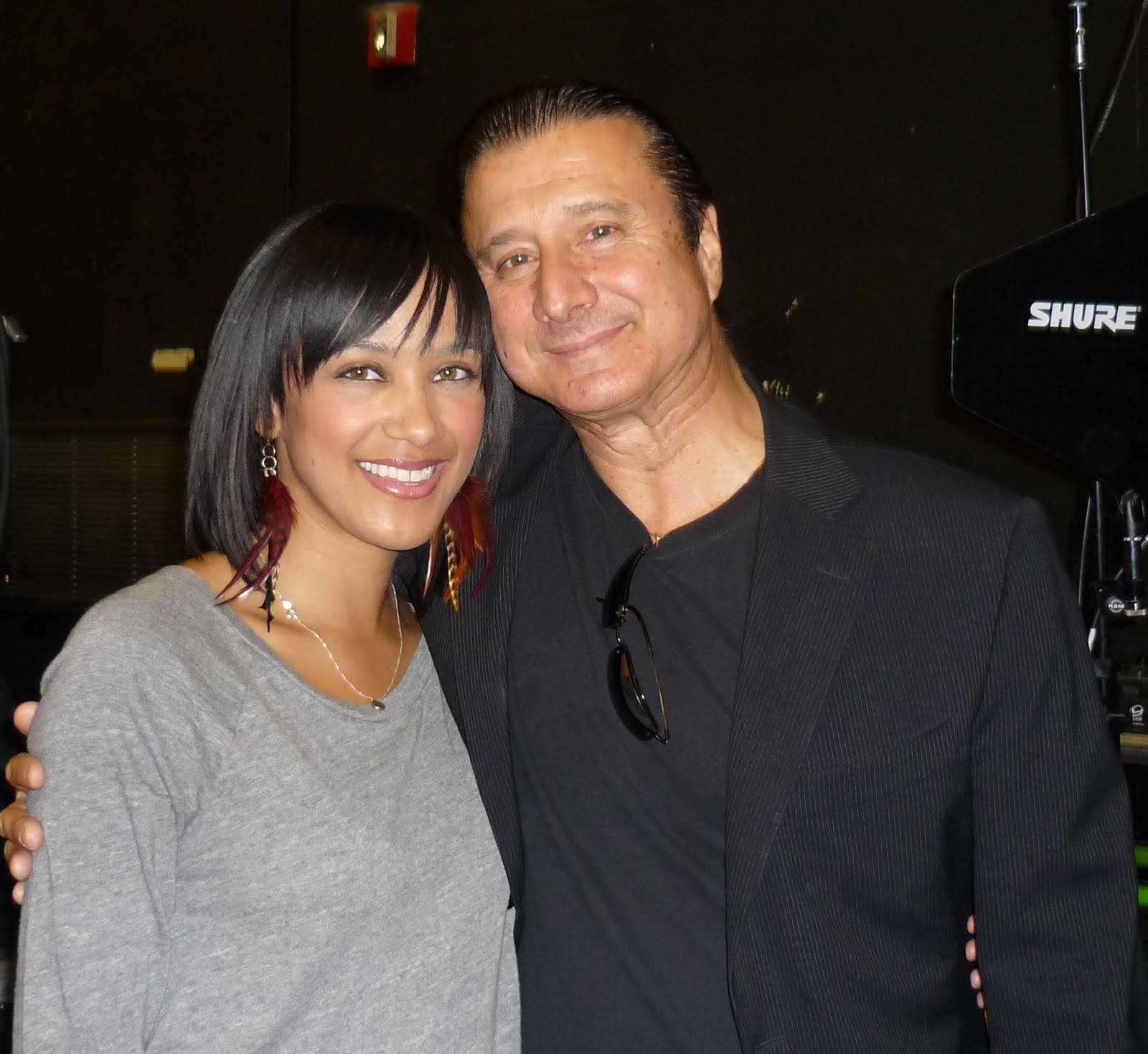 A Singing Gypsy... Steve Perry is in the building...