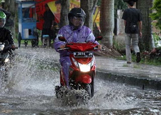 3 Tips Ampuh, Agar Motor Bebas Dari Karat Saat Musim Hujan