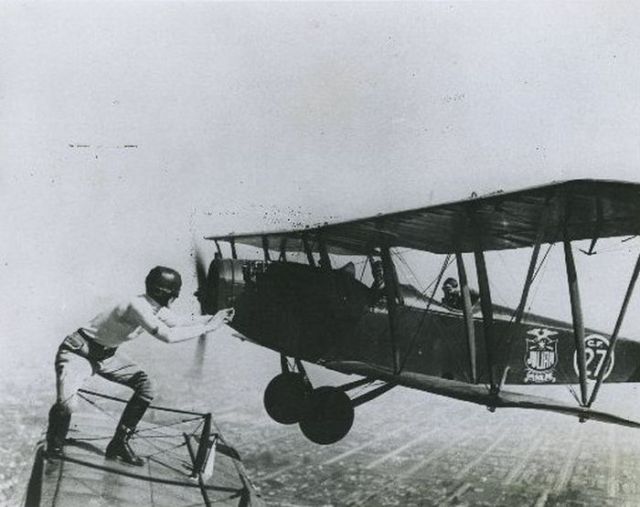 Vintage Photos of Pilots Perform Grand Aerial Stunts in the 1920s