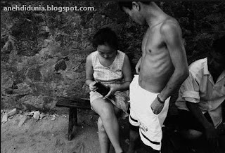 Kisah Sedih Kehidupan Seorang Pelacur Kecil di China