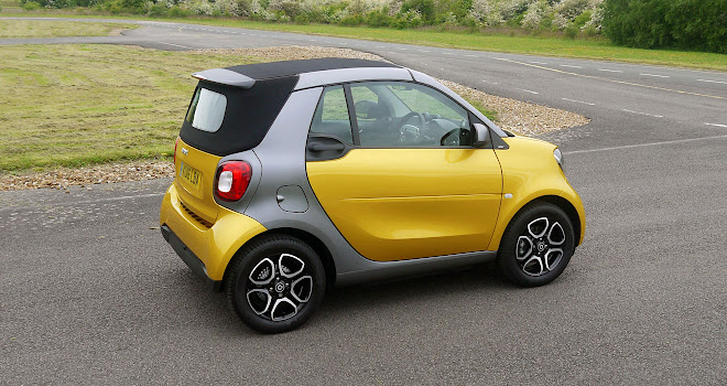 Smart ForTwo Cabrio with the hood closed